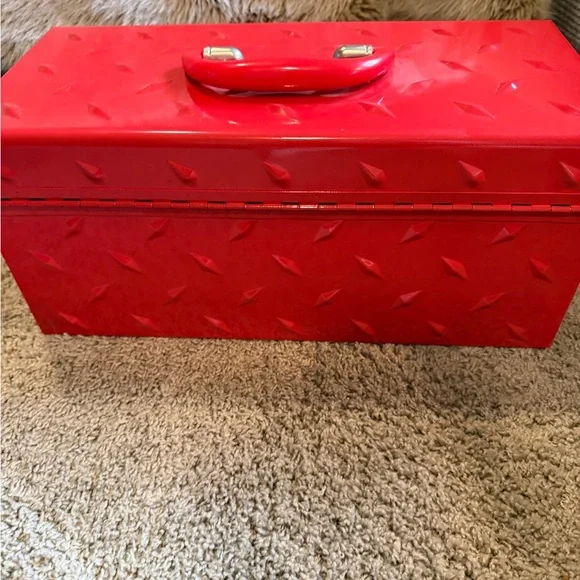 Supreme Diamond Plate Toolbox - Picture 5 of 5